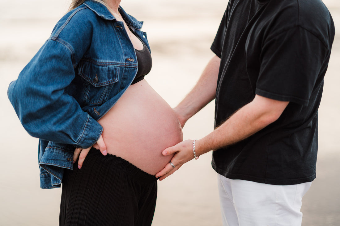 Maternity Session - Auckland - Muriwai Beach