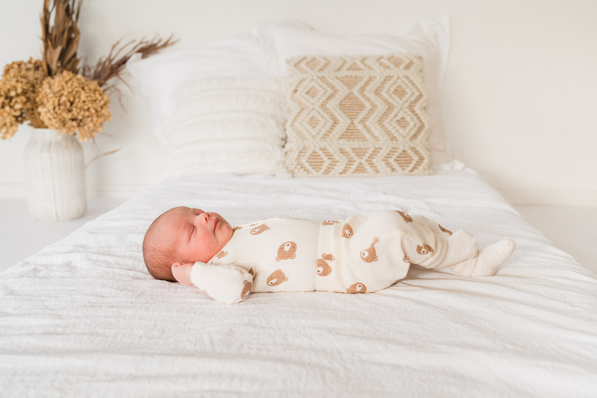 newborn baby in auckland kumeu wonderstudio 